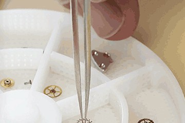 郑州劳力士表不走了维修多少钱